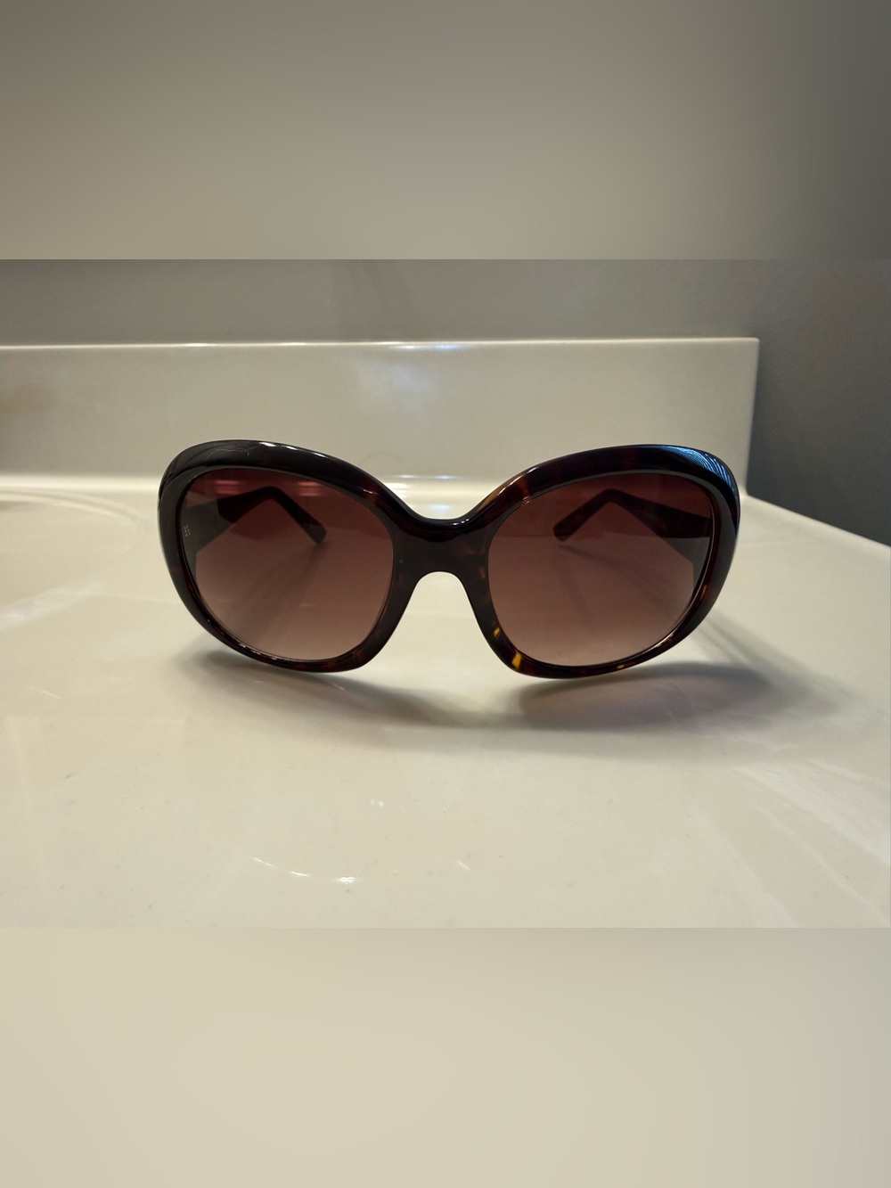 Cole Haan Women's Torti Oval Sunglasses w/Brown Gradient Lenses. Case included.